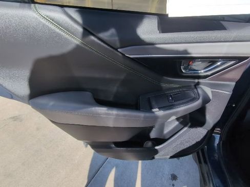 Used 2025 Subaru Outback Onyx Edition AWD/4WD image 26