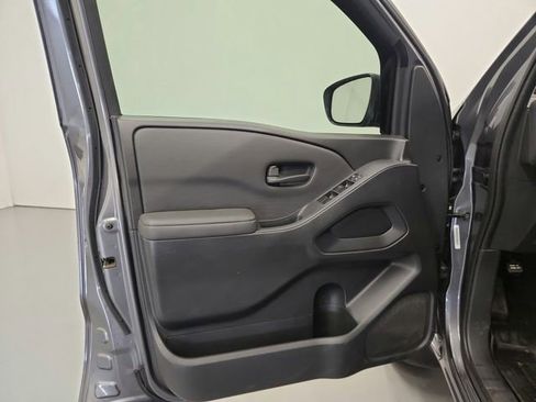 Used 2022 Nissan Frontier S image 24