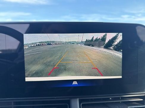 Used 2024 Chevrolet Trax LT image 22