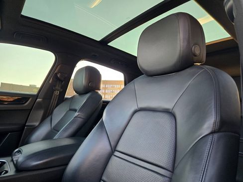 Used 2020 Porsche Cayenne image 22
