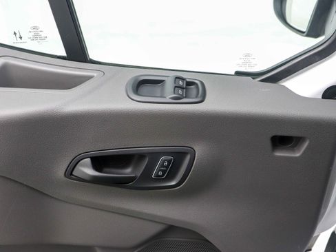 Used 2022 Ford Transit 350 DRW AWD image 24
