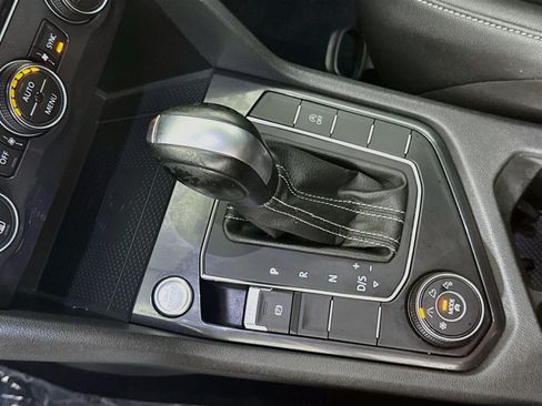 Used 2021 Volkswagen Tiguan SE w/ Panoramic Sunroof Package AWD/4WD image 20