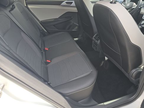 New 2026 Volkswagen Taos SE FWD image 15