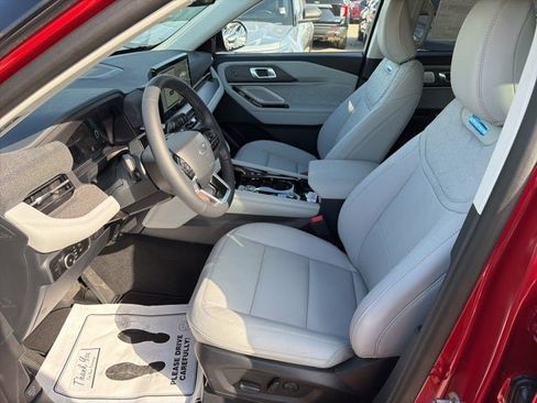 New 2025 Ford Explorer Platinum w/ Ultimate Package image 17