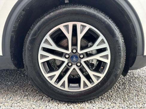 Used 2020 Ford Escape SEL image 8