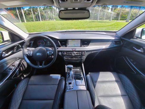Used 2019 Kia Cadenza Limited FWD image 27