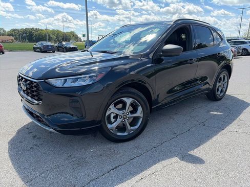 Used 2023 Ford Escape ST-Line AWD/4WD image 3