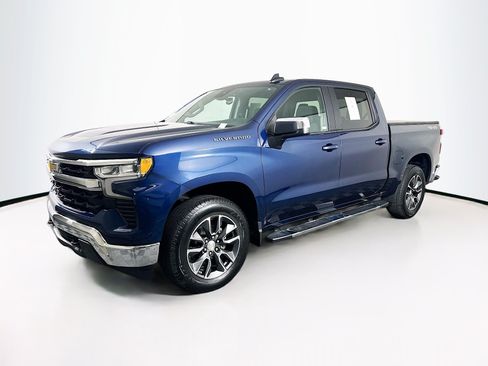 Used 2023 Chevrolet Silverado 1500 LT AWD/4WD image 3