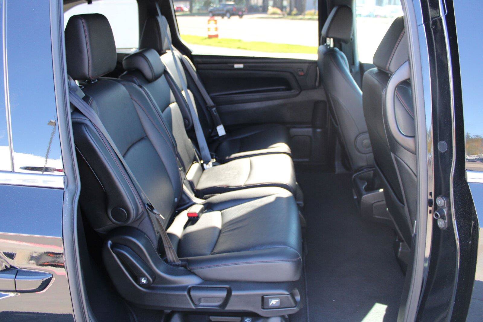 Used 2025 Honda Odyssey Sport-L image 14