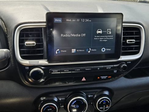Used 2023 Hyundai Venue SEL FWD image 19