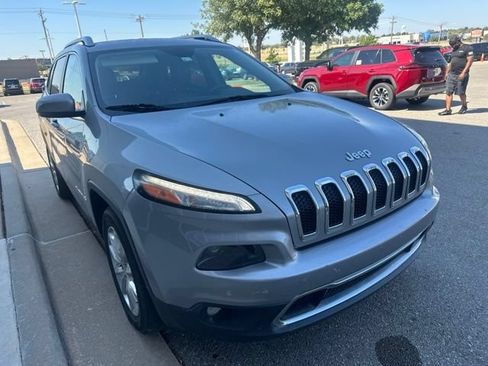 Used 2016 Jeep Cherokee Limited AWD/4WD image 3