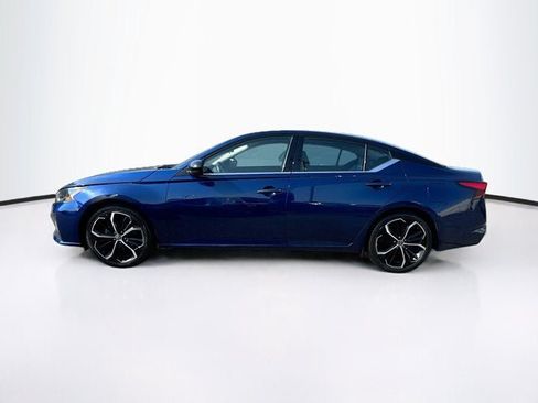 Used 2024 Nissan Altima 2.5 SR FWD image 8