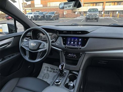 Certified 2024 Cadillac XT5 Luxury w/ LPO, Floor Liner Package image 34