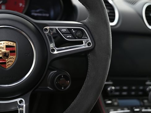 Used 2018 Porsche 718 Cayman GTS image 27