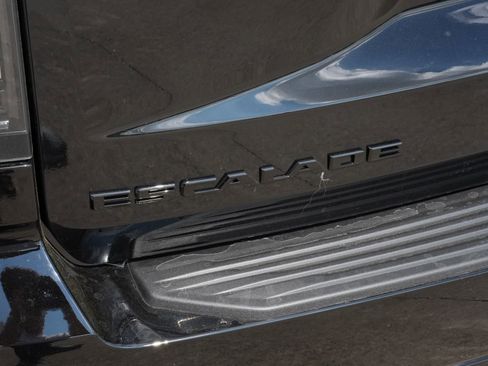 New 2026 Cadillac Escalade Platinum Sport w/ LPO, ONYX Package image 22