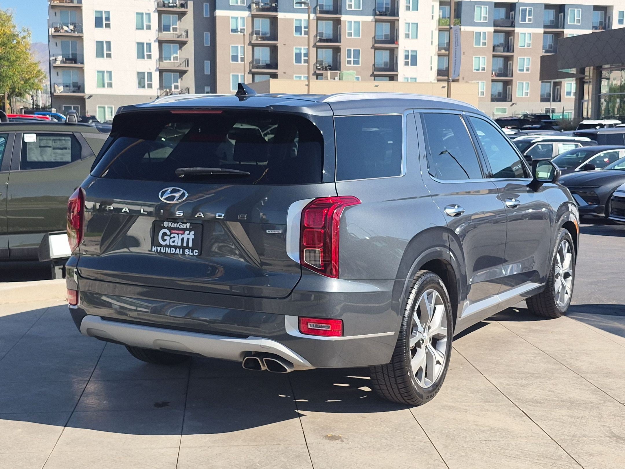 Used 2022 Hyundai Palisade Limited AWD/4WD image 3