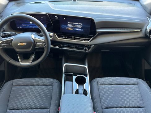 New 2025 Chevrolet Equinox LT FWD image 13