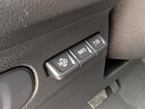 Used 2023 Buick Envision Avenir AWD/4WD image 36