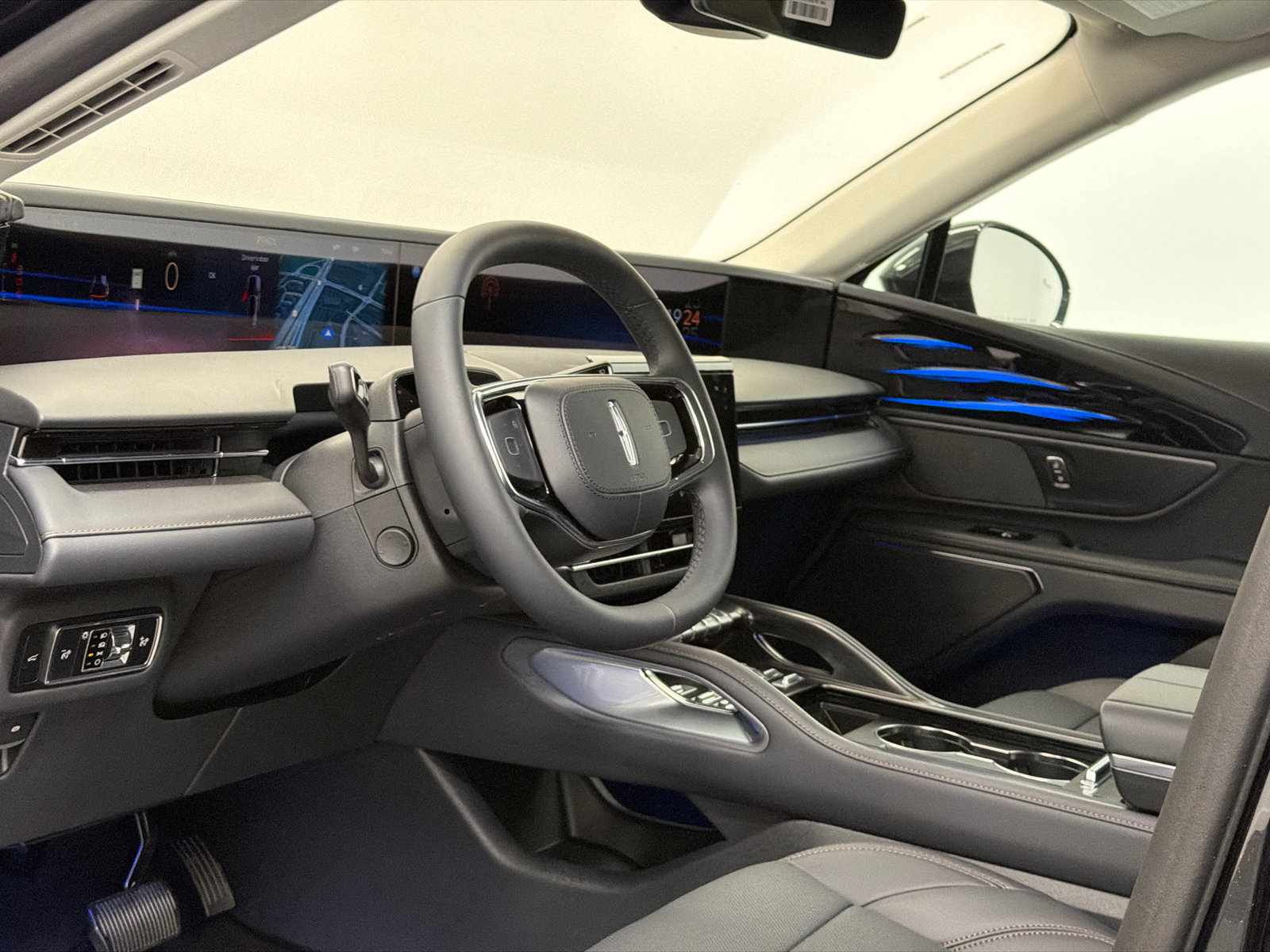 New 2026 Lincoln Nautilus Premier AWD/4WD image 15