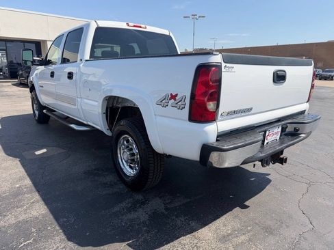 Used 2007 Chevrolet Silverado 2500 LT w/ Onstar Plus Package AWD/4WD image 18