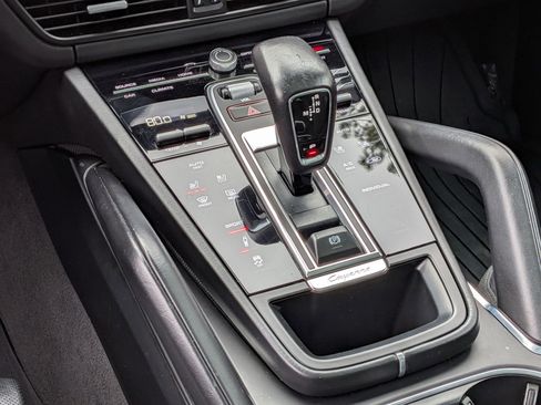 Used 2021 Porsche Cayenne Turbo image 28