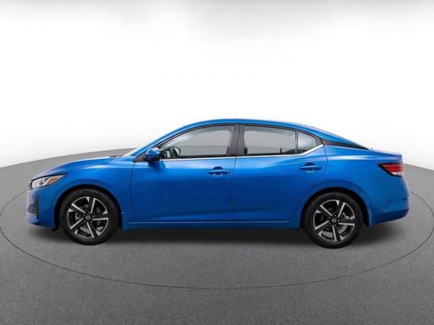 Used 2025 Nissan Sentra SV FWD image 4