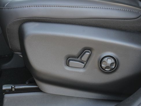 New 2026 Chrysler Pacifica Select image 4