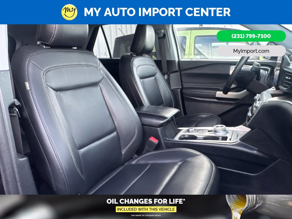 Used 2021 Ford Explorer XLT w/ Equipment Group 202A AWD/4WD image 30