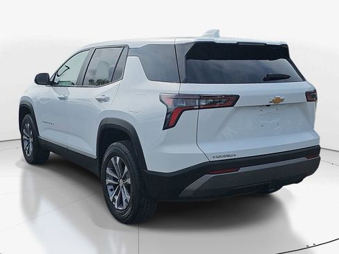 Used 2026 Chevrolet Equinox LT FWD image 8