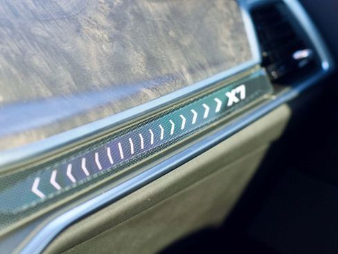 Used 2023 BMW X7 xDrive40i w/ M Sport Package image 35