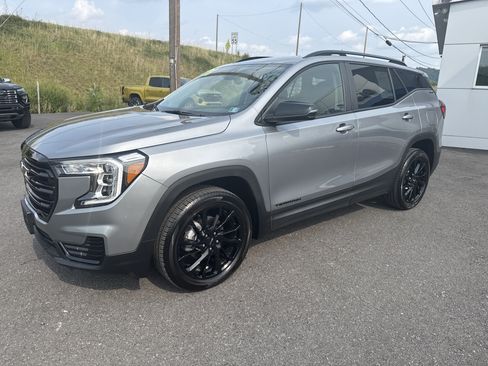 Used 2023 GMC Terrain SLE w/ Driver Convenience Package AWD/4WD image 7