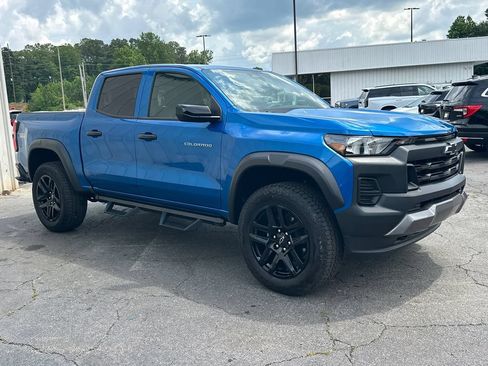 Used 2024 Chevrolet Colorado Trail Boss w/ Advanced Trailering Package AWD/4WD image 4
