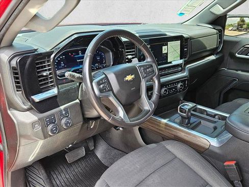 Used 2022 Chevrolet Silverado 1500 LT AWD/4WD image 10