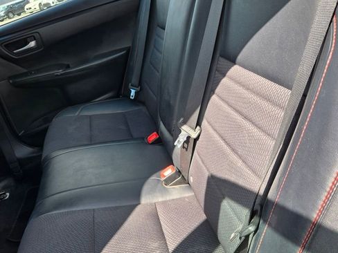 Used 2017 Toyota Camry SE image 34