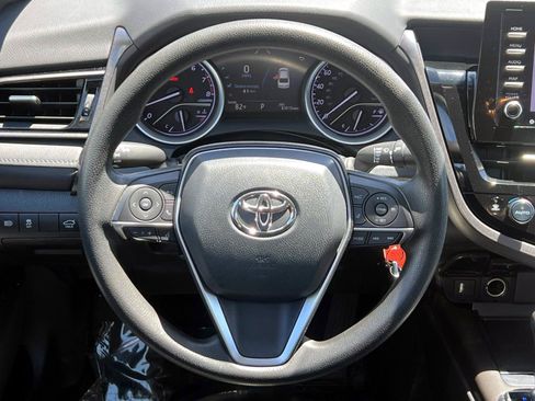 Used 2022 Toyota Camry LE AWD/4WD image 13