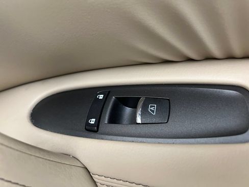 Used 2022 Nissan Armada Platinum w/ Captain's Chairs Package RWD image 39
