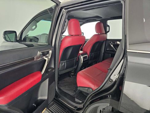 Used 2022 Lexus GX 460 Premium w/ Premium Package image 17