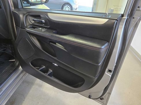 Used 2019 Dodge Grand Caravan GT FWD image 24