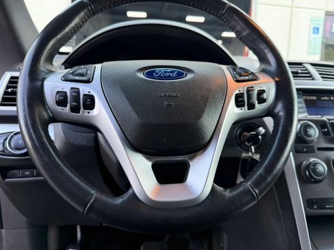 Used 2014 Ford Explorer XLT AWD/4WD image 30
