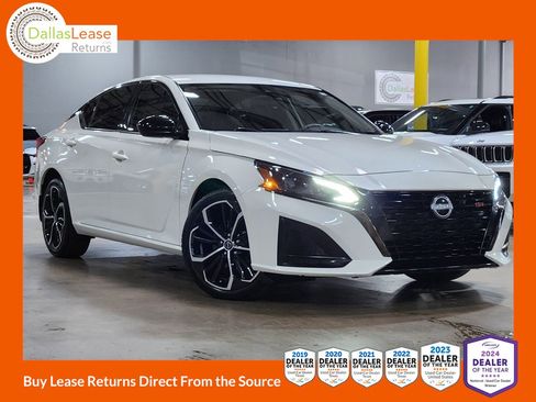 Used 2023 Nissan Altima 2.5 SR AWD/4WD image 1