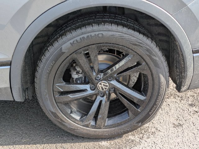 Used 2023 Volkswagen Tiguan SE R-Line AWD/4WD image 26