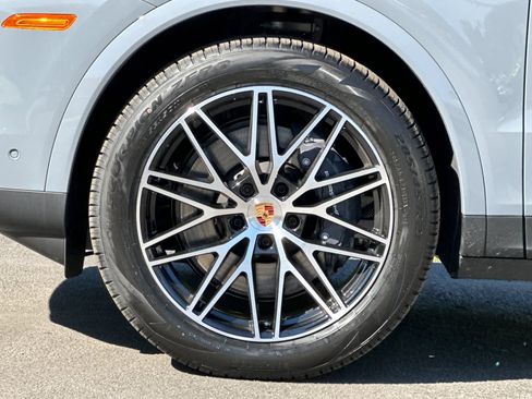 New 2026 Porsche Cayenne image 32
