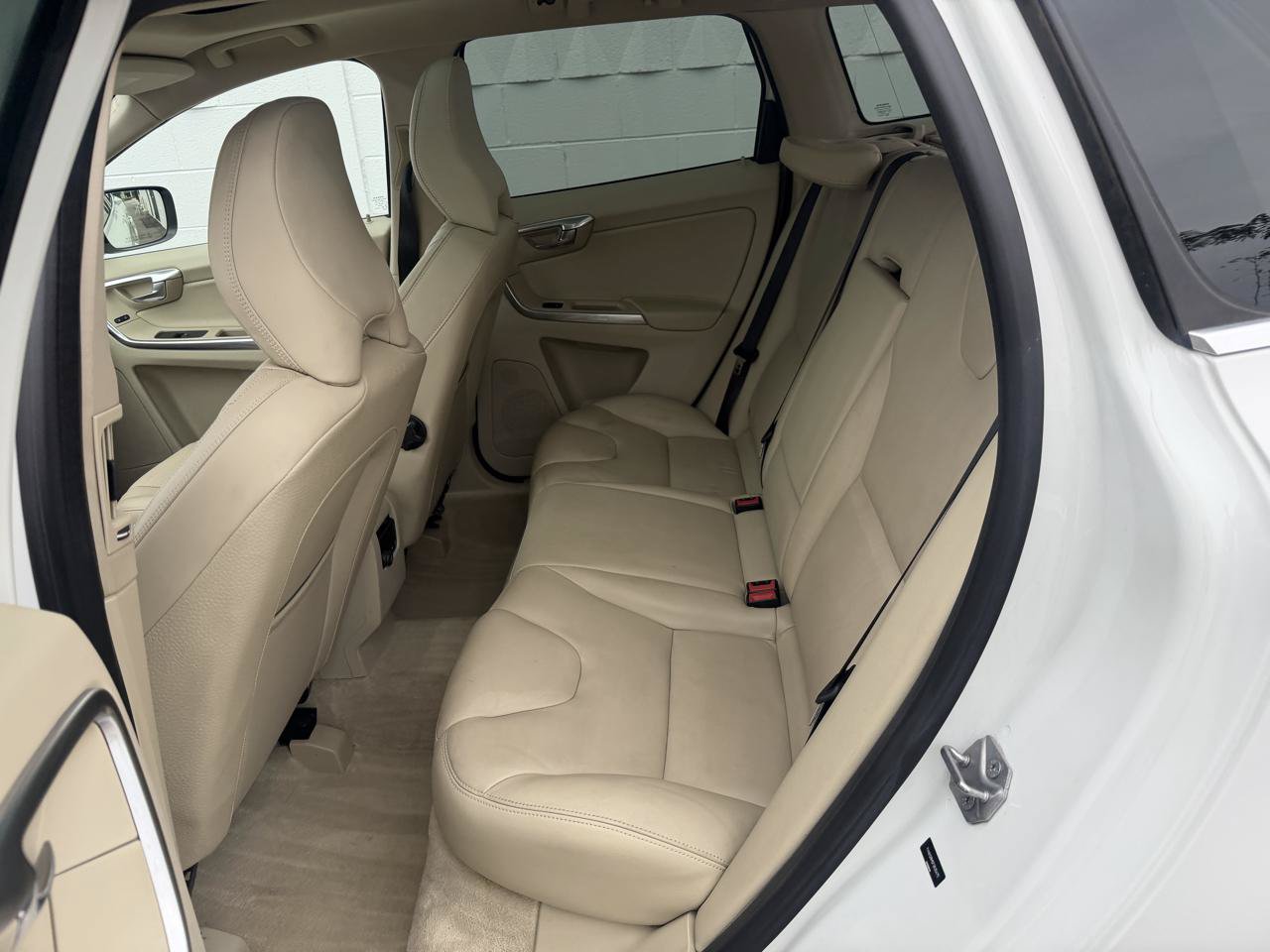 Used 2015 Volvo XC60 T5 Platinum AWD/4WD image 16