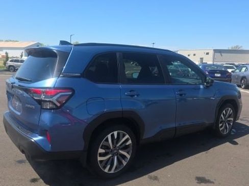 Used 2025 Subaru Forester Touring image 4