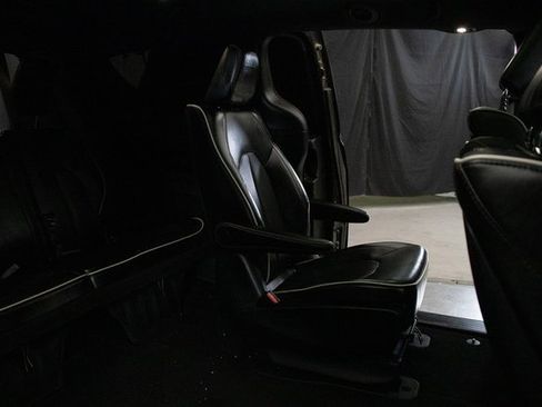 Used 2019 Chrysler Pacifica Limited w/ Advanced Safetytec Group image 17