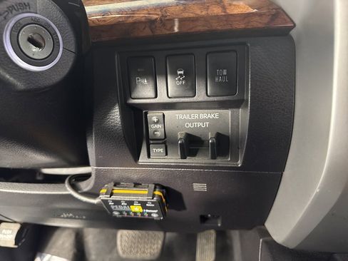 Used 2016 Toyota Tundra 1794 Edition image 31