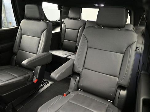 Used 2022 Chevrolet Tahoe LT w/ Luxury Package image 13