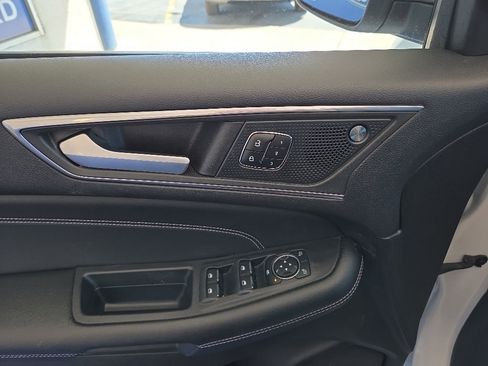 Used 2022 Ford Edge Titanium AWD/4WD image 14