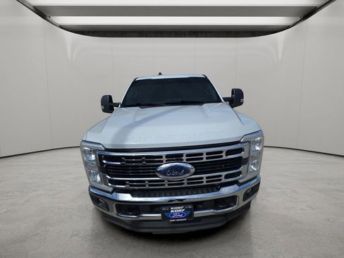 Used 2024 Ford F250 XLT AWD/4WD image 2