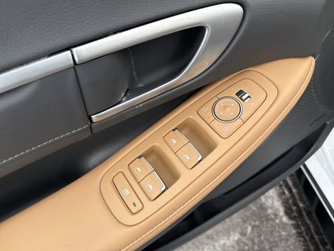 Used 2025 Hyundai Sonata Limited image 10